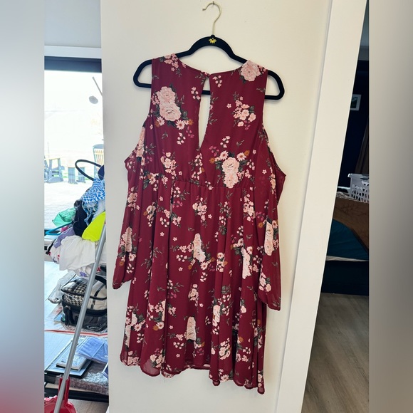 Faux Wrap Cold Shoulder Dress size 2 Torrid - Picture 5 of 5